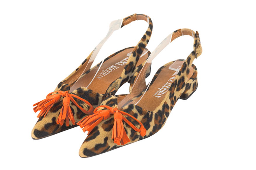 Animal print and clementine orange elegant slingback heels, with a bow on the front. Pointed toe. Flat flare heels.